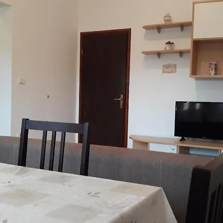 7420a Apartment Pula